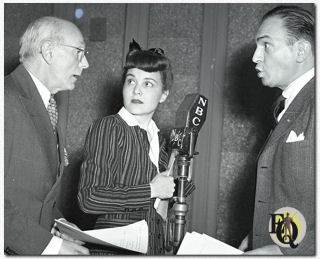 (Van L naar R) Arthur Allen, Marion Shockley en Santos Ortega in "The Adventures of Ellery Queen" (1940).