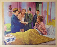 The Spanish Cape Mystery - "lobby card" met daarop Ellery (Donald Cook), Helen Twelvetrees en de slechterik die door agenten wordt overmeesterd. 