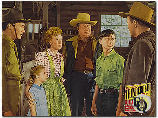 Carleton G. Young in "Thunderhead Son of Flicka" (20th Century Fox, 15 maart 1945). Hier te zien links op deze lobbykaart foto voor de film. Toont aan dat IMDb (jan 2024) de film verkeerdelijk toewijst aan die andere Carleton.**