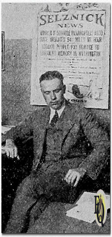 In augustus 1922 trad hij toe tot het bedrijf van Lewis J. Selznick als redacteur van de nieuwsfilmafdeling. Uiteindelijk werd hij gepromoveerd tot vicevoorzitter van Selznick's distributieafdeling.