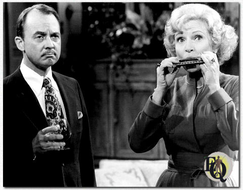  John en Betty White in The Betty White Show.