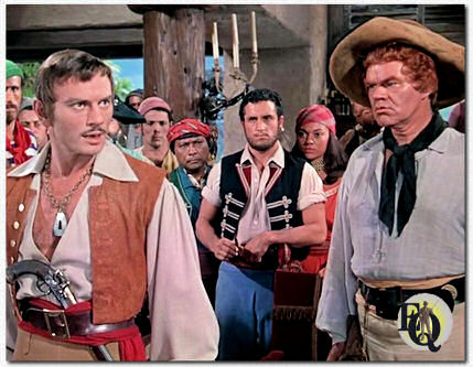 Jean Lafitte (Yul Brynner) de boekanier uit Louisiana te zien in "The Buccaneer" (Paramount, 1 dec 1958) met George Mathews (R) als Pyke.