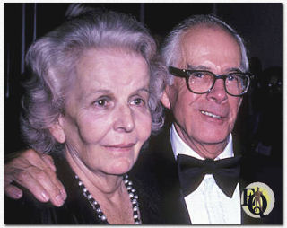 Eileen Morgan (L) en haar echtgenoot, acteur Harry Morgan (R), tijdens de 33e jaarlijkse Emmy Awards - 13 september 1981 in het Pasadena Civic Auditorium in Los Angeles