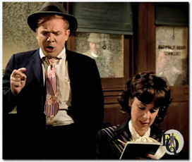 Boven rechts: "The Adventure of the Sunday Punch" (NBC, 11 jan 1976), een aflevering van "Ellery Queen" met Ken Swofford en actrice Maggie Nelson. Zij zou in 1980 met William Link trouwen.