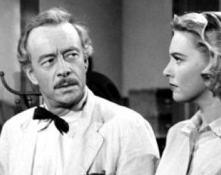 In "The Monolith Monsters" (1957) speelde Tremayne een krantenmagnaat die er uit zag als en klonk las een levenslang lid van een woestijngemeenschap. 