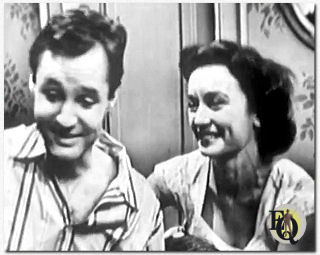 "I'm No Hero," CBS "Suspense" programma was te zien op TV op 20 juni 1950. Hume Cronyn, Mark Roberts (L) en Charlotte Keane (R) speelden de hoofdrollen. Klik op de foto om de volledige aflevering te bekijken.