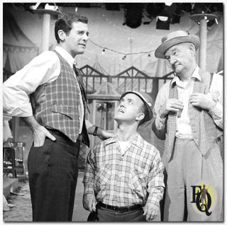 Lee Philips op de set van "A Girl named Daisy" (27 maa 1959) een episode van de TV reeks "The Further Adventures of Ellery Queen".