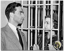 Nog een detail uit een publiciteitsfoto uit 1939 voor Ellery Queen, producer George J. Zachary en actrice Marion Shockley.